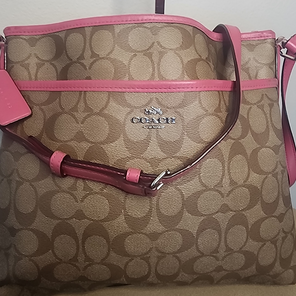 Coach File Signature Crossbody - Picture 3 of 14